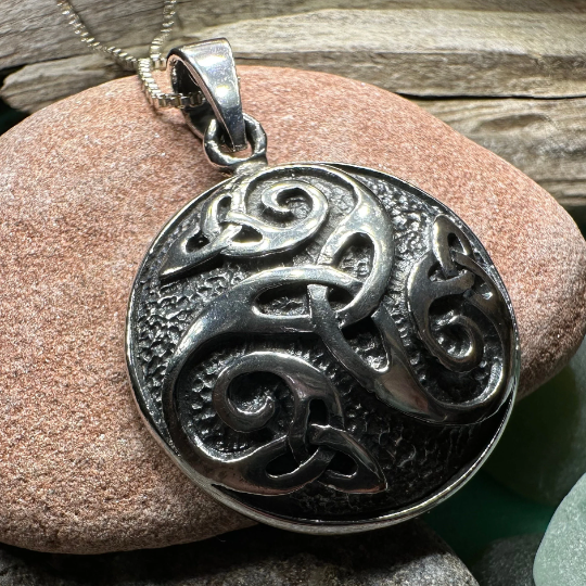 Mochán Celtic Knot Necklace — view 6