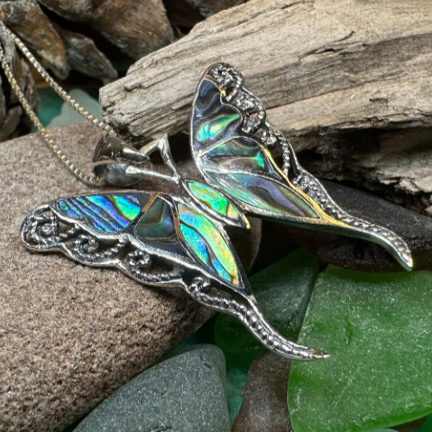 Load image into Gallery viewer, Whitney Butterfly Necklace
