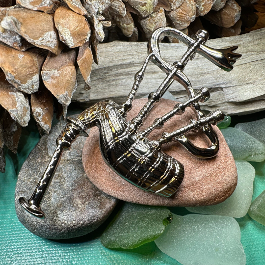 Alba Bagpipes Brooch — view 8