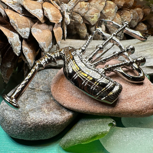 Alba Bagpipes Brooch in pewter