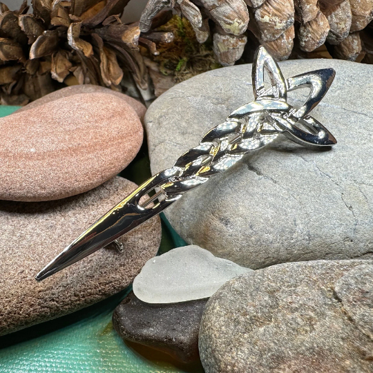 Classic Celtic Knot Kilt Pin — view 3