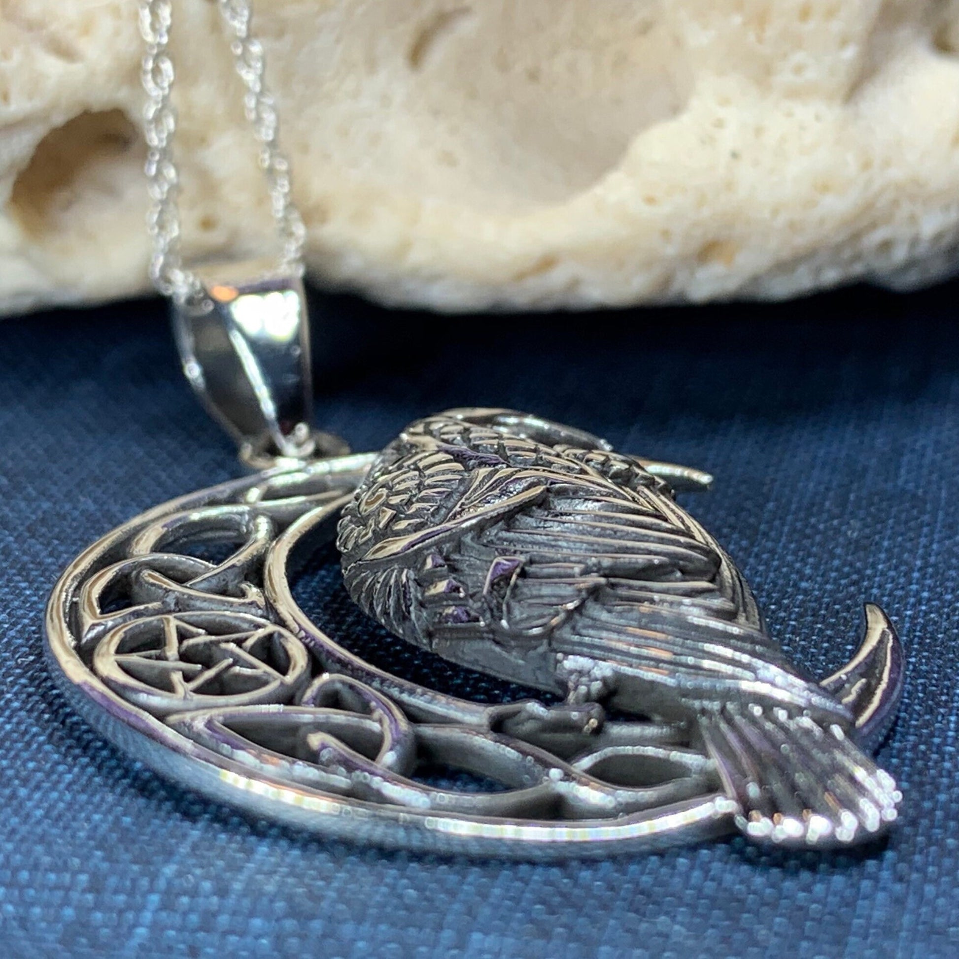 Raven Necklace, Bird Jewelry, Crow Pendant, Black Bird Pendant, Animal Jewelry, Pagan Jewelry, Nature Lover, Poe Jewelry, Gothic Jewelry