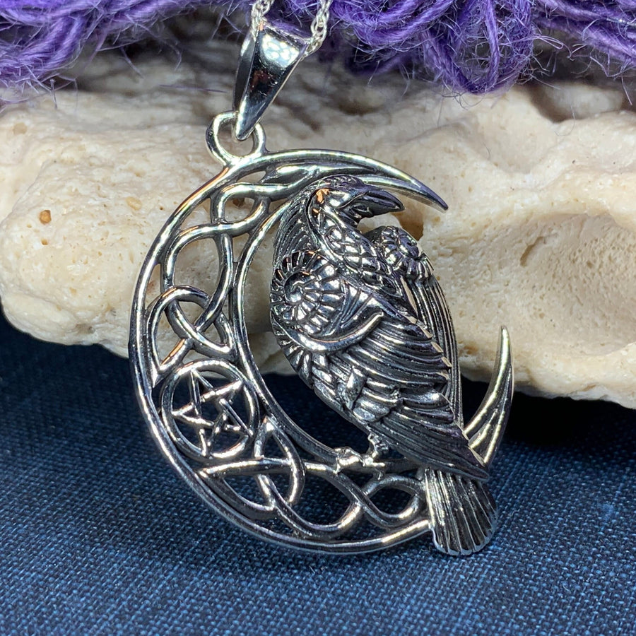 Raven Necklace, Bird Jewelry, Crow Pendant, Black Bird Pendant, Animal Jewelry, Pagan Jewelry, Nature Lover, Poe Jewelry, Gothic Jewelry
