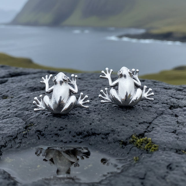 Frog Earrings, Tree Frog Earrings, Animal Jewelry, Nature Jewelry, Mom Gift, Sister Gift, Girlfriend Gift, Teacher Gift, Aunt Gift
