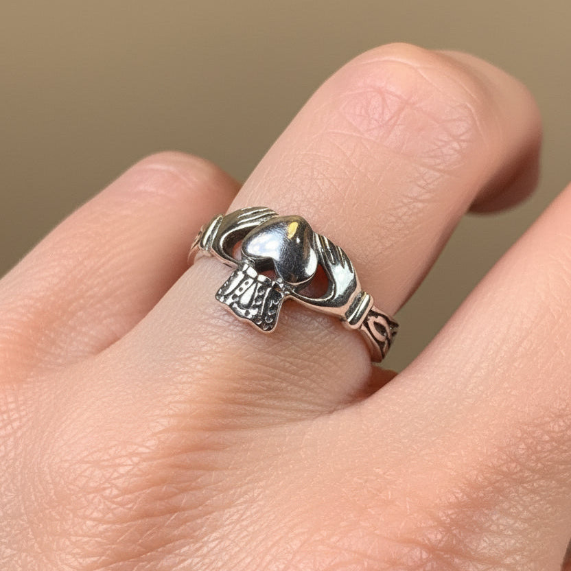 Fossa Irish Claddagh Ring in Sterling Silver