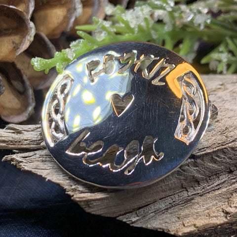 Load image into Gallery viewer, Gaelic "Little Kisses" Brooch, Scotland Jewelry, Celtic Pin, Bridal Jewelry, Celtic Brooch, Anniversary Gift, Graduation Gift, Wife Gift
