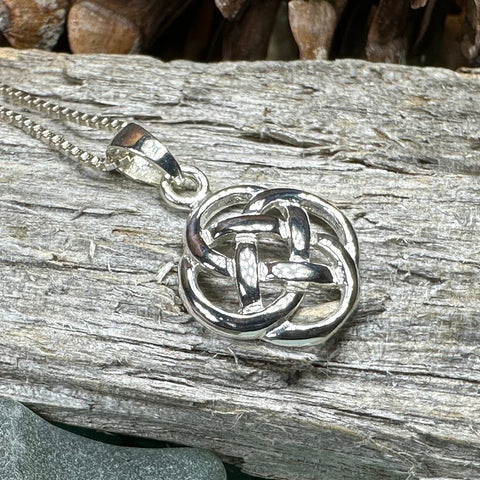 Load image into Gallery viewer, Celtic Dara Knot Necklace
