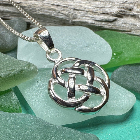 Load image into Gallery viewer, Celtic Dara Knot Necklace
