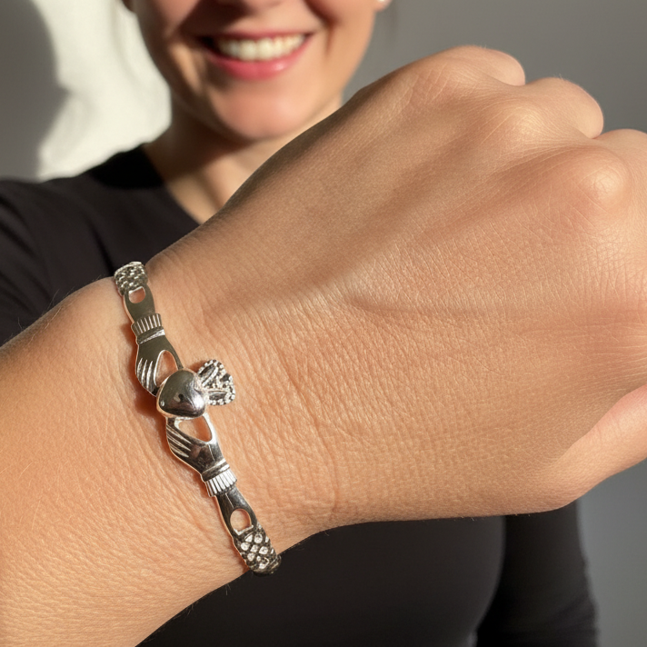 Laune Irish Claddagh Bracelet in Sterling Silver