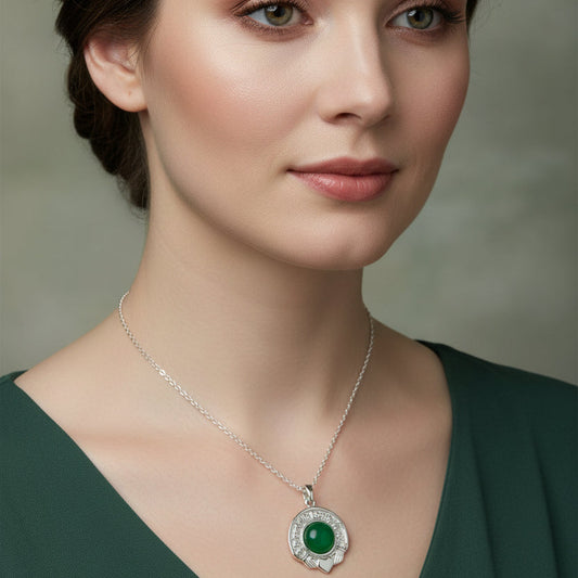 Claddagh Necklace, Celtic Pendant, Irish Jewelry, Ireland Gift, Mom Gift, Anniversary Gift, Girlfriend Gift, Heart Jewelry, Graduation Gift
