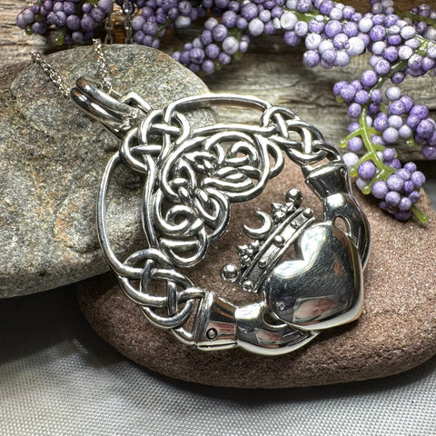 Load image into Gallery viewer, Forever Claddagh Necklace
