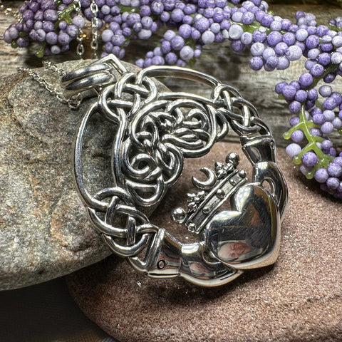 Load image into Gallery viewer, Forever Claddagh Necklace
