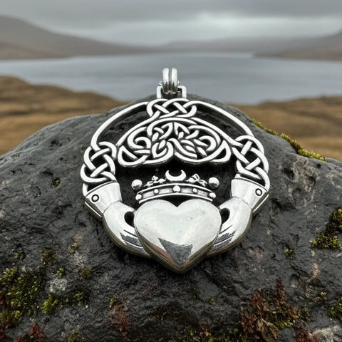 Load image into Gallery viewer, Forever Claddagh Necklace
