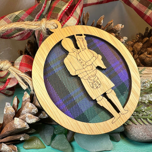 Bagpiper Ornament, Christmas Tree Ornament, Scotland Gift, Scottish Gift, Tartan Gift, Hanging Ornament, Bagpipes, Oak Wood Plaque