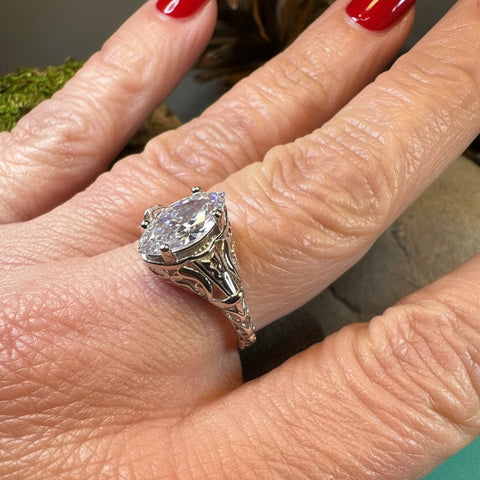 Load image into Gallery viewer, Celtic Engagement Ring, Celtic Jewelry, Irish Promise Ring, Irish Ring, Irish Dance Gift, Anniversary Gift, Vintage Bridal Ring
