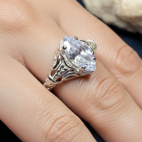 Load image into Gallery viewer, Celtic Engagement Ring, Celtic Jewelry, Irish Promise Ring, Irish Ring, Irish Dance Gift, Anniversary Gift, Vintage Bridal Ring
