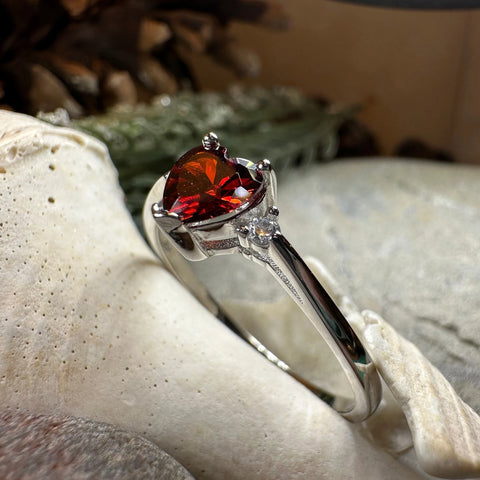 Load image into Gallery viewer, Garnet Love Heart Ring
