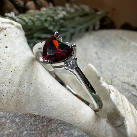 Load image into Gallery viewer, Garnet Love Heart Ring
