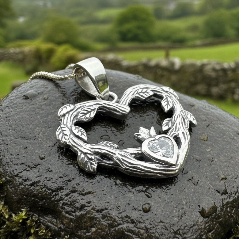 Folklore Claddagh Necklace in silver