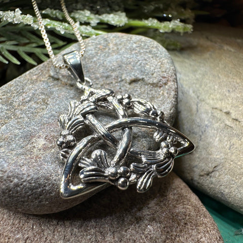 Load image into Gallery viewer, Mistletoe Necklace, Celtic Jewelry, Trinity Knot Pendant, Ireland Gift, Irish Jewelry, Scotland Jewelry, Anniversary Gift, Graduation Gift
