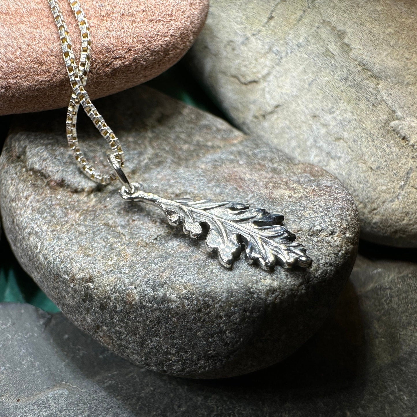 Oak Leaf Necklace, Petite Pendant, Acorn Jewelry, Irish Jewelry, Scotland Jewelry, Leaf Jewelry, Forest Gift, Graduation Gift, Minimalist