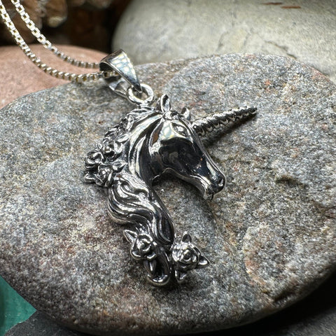 Load image into Gallery viewer, Unicorn Necklace, Celtic Jewelry, Scotland Jewelry, Mythical Creature, Fantasy Jewelry, Daughter Gift, Girlfriend Gift, Scotland Gift
