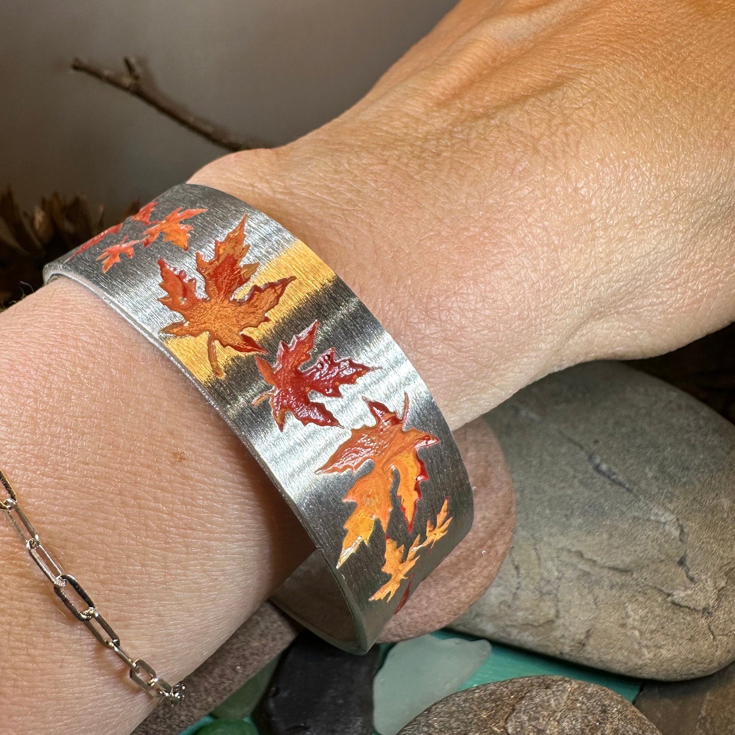 Maple Leaves Bracelet, Autumn Jewelry, Cuff Bangle Bracelet, Maple Leaf Jewelry, Nature Lover Gift, Wife Gift, Girlfriend Gift, Mom Gift