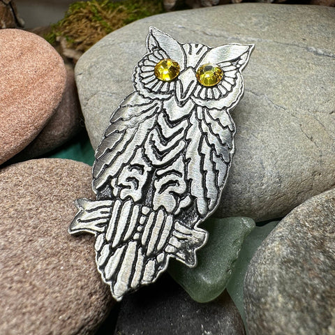 Load image into Gallery viewer, Owl Brooch, Nature Pin, Bird Jewelry, Bird Lover Gift, Wiccan Jewelry, Pagan Jewelry, Enamel Pin, Halloween Jewelry, Teacher Gift
