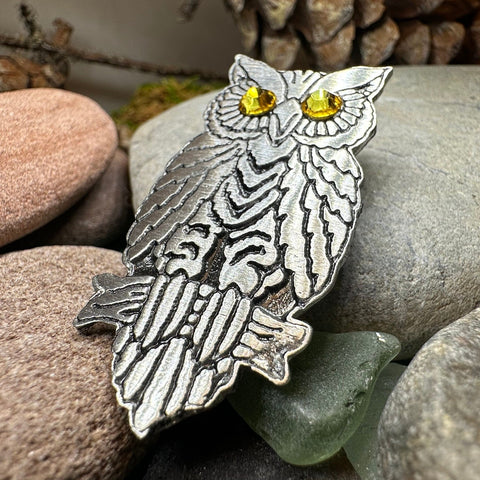 Load image into Gallery viewer, Owl Brooch, Nature Pin, Bird Jewelry, Bird Lover Gift, Wiccan Jewelry, Pagan Jewelry, Enamel Pin, Halloween Jewelry, Teacher Gift
