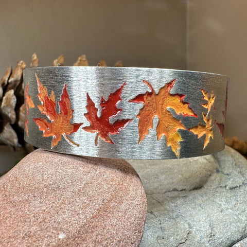 Load image into Gallery viewer, Maple Leaves Bracelet, Autumn Jewelry, Cuff Bangle Bracelet, Maple Leaf Jewelry, Nature Lover Gift, Wife Gift, Girlfriend Gift, Mom Gift
