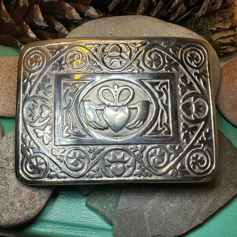 Load image into Gallery viewer, Celtic Kilt Belt Buckle, Irish Belt Buckle, Pewter Claddagh Buckle, Large Belt Buckle, Men's Celtic Gift, Celtic Knot Buckle, Bagpiper Gift
