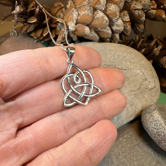Love Knot Necklace, Celtic Heart Pendant, Irish Jewelry, Anniversary Gift, Girlfriend Gift, Wiccan Jewelry, Heart Jewelry, Wife Gift