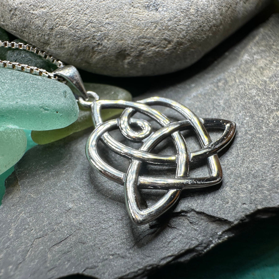 Love Knot Necklace, Celtic Heart Pendant, Irish Jewelry, Anniversary Gift, Girlfriend Gift, Wiccan Jewelry, Heart Jewelry, Wife Gift
