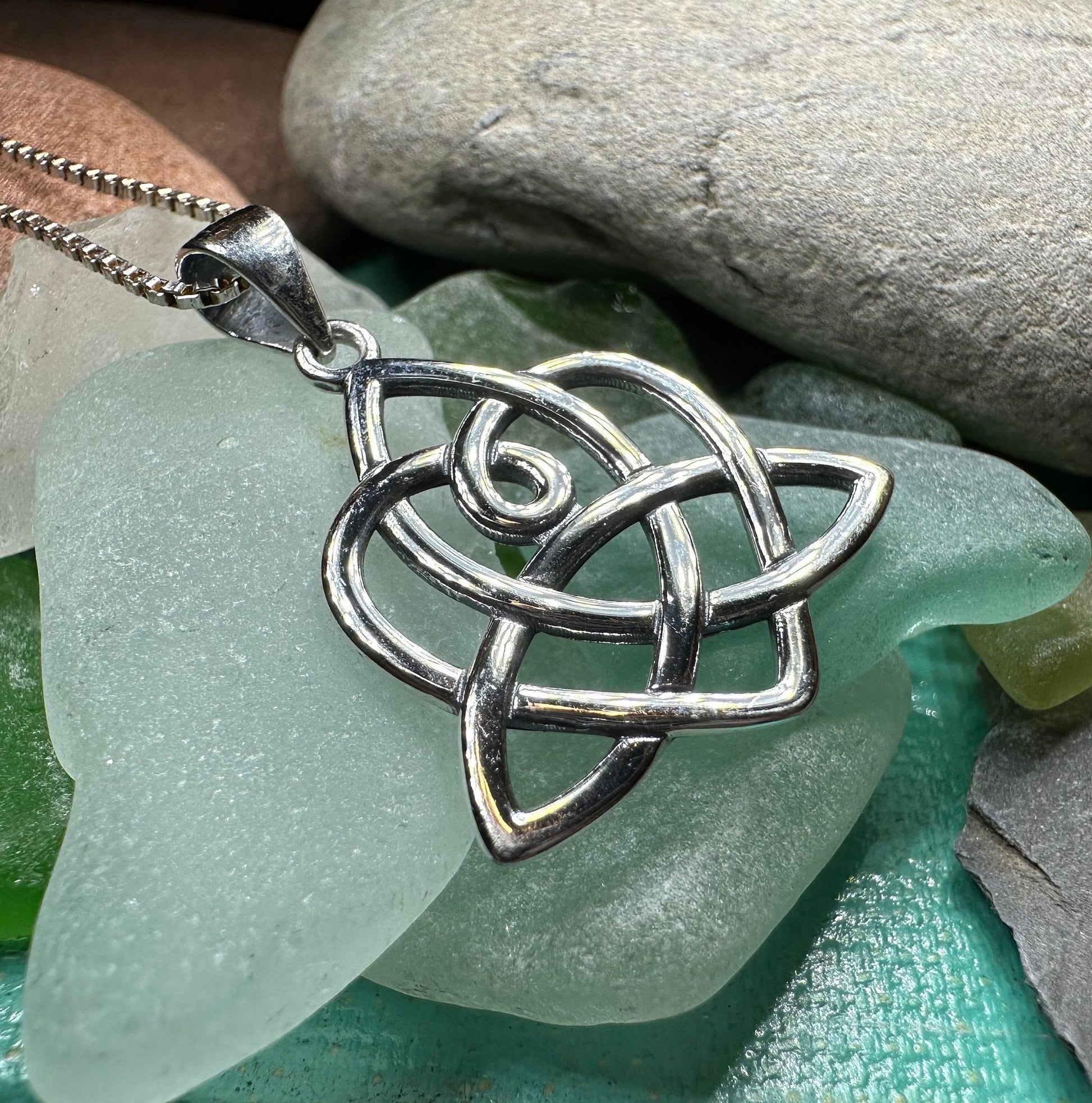 Love Knot Necklace, Celtic Heart Pendant, Irish Jewelry, Anniversary Gift, Girlfriend Gift, Wiccan Jewelry, Heart Jewelry, Wife Gift
