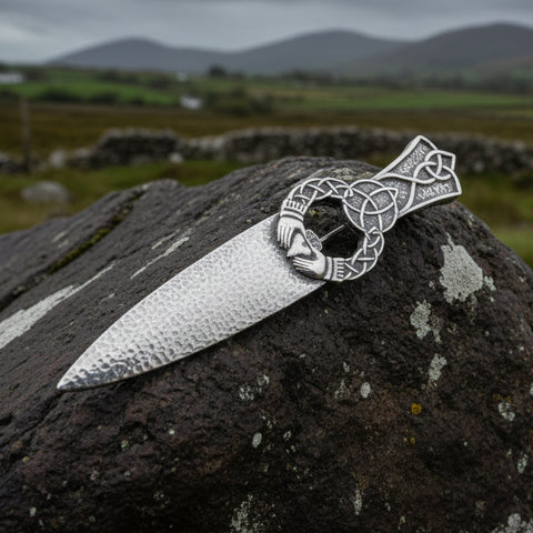 Load image into Gallery viewer, Irish Kilt Pin, Celtic Knot Pin, Claddagh Kilt Pin, Harp Jewelry, Celtic Kilt Pin, Irish Dancer Gift, Celtic Knot Brooch, Bagpiper Gift
