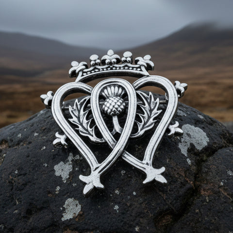 Load image into Gallery viewer, Luckenbooth Brooch, Scotland Jewelry, Bridal Pin, Mom Gift, Friendship Gift, Sister, Girlfriend Gift, Anniversary Gift, Scottish Bride Pin
