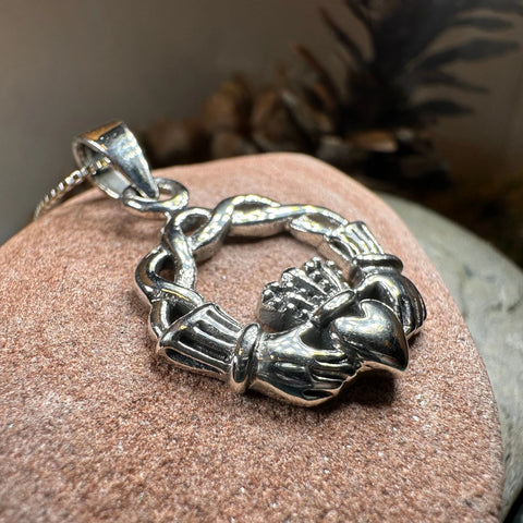 Load image into Gallery viewer, Shanagolden Claddagh Necklace
