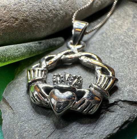 Load image into Gallery viewer, Shanagolden Claddagh Necklace
