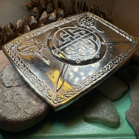 Load image into Gallery viewer, Celtic Kilt Belt Buckle, Scottish Belt Buckle, Pewter Buckle, Large Belt Buckle, Men's Celtic Gift, Irish Gift, Celtic Knot Buckle, Bagpiper
