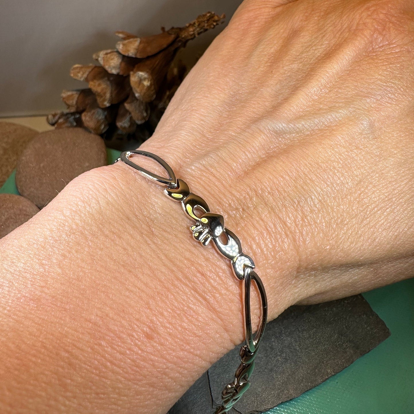 Claddagh Bracelet, Irish Jewelry, Celtic Bracelet, Bridal Jewelry, Girlfriend Gift, Wife Gift, Heart Jewelry, Ireland Gift, Anniversary Gift