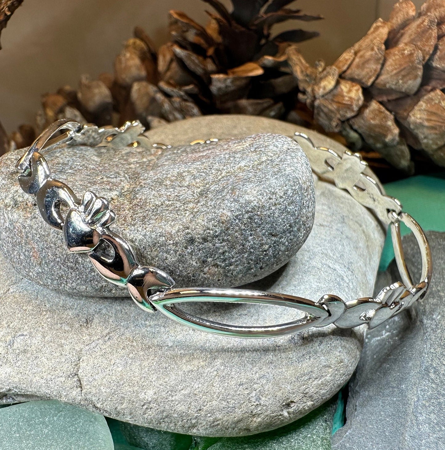 Claddagh Bracelet, Irish Jewelry, Celtic Bracelet, Bridal Jewelry, Girlfriend Gift, Wife Gift, Heart Jewelry, Ireland Gift, Anniversary Gift