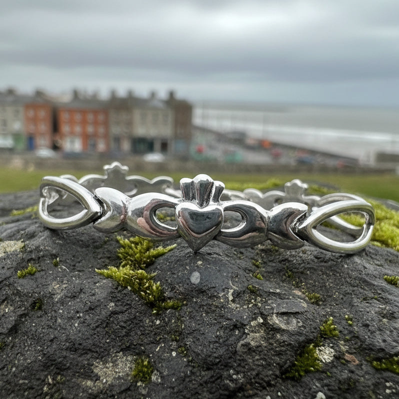 Claddagh Bracelet, Irish Jewelry, Celtic Bracelet, Bridal Jewelry, Girlfriend Gift, Wife Gift, Heart Jewelry, Ireland Gift, Anniversary Gift