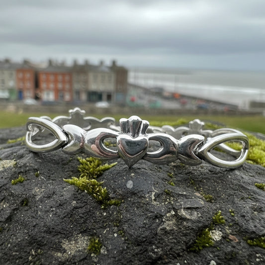 Claddagh Bracelet, Irish Jewelry, Celtic Bracelet, Bridal Jewelry, Girlfriend Gift, Wife Gift, Heart Jewelry, Ireland Gift, Anniversary Gift