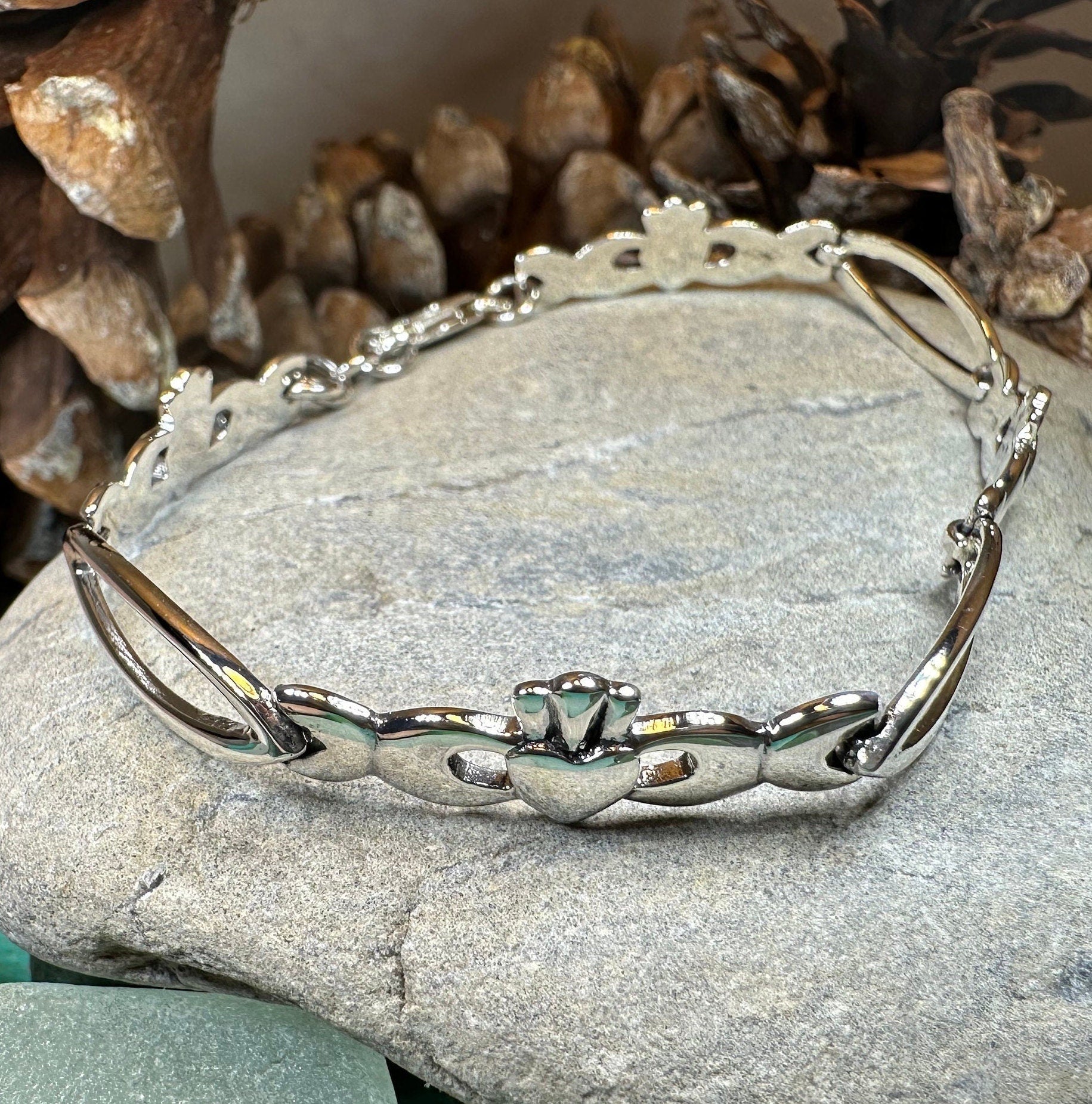 Claddagh Bracelet, Irish Jewelry, Celtic Bracelet, Bridal Jewelry, Girlfriend Gift, Wife Gift, Heart Jewelry, Ireland Gift, Anniversary Gift