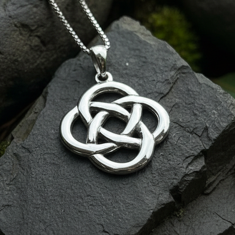 Load image into Gallery viewer, Celtic Strength Dara Knot Necklace
