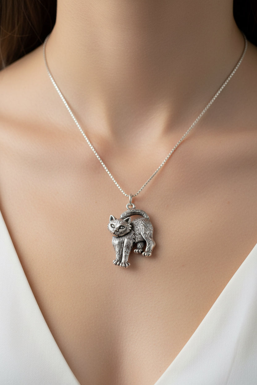 Cat Necklace, Cat Lover Gift, Nature Necklace, Cat Mom, Moveable Cat, Silver Cat Pendant, Best Friend Gift, Gift for Her, Animal Jewelry