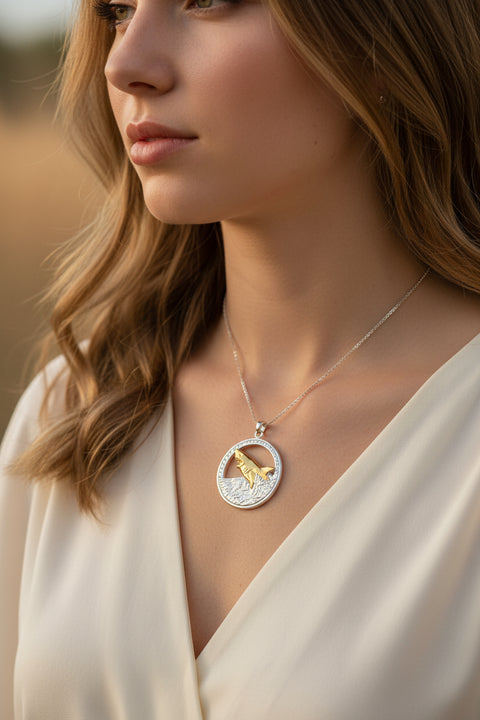 Load image into Gallery viewer, Great White Shark Necklace, Men's Beach Jewelry, Ocean Pendant, Surfer Gift, Fish Jewelry, Gold Jewelry, Large Silver Pendant, Nautical Gift
