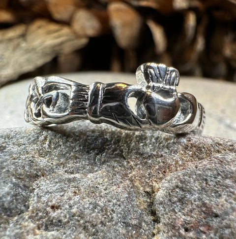 Load image into Gallery viewer, Folklore Irish Claddagh Ring in Sterling Silver

