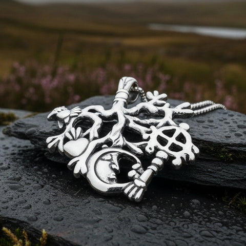 Load image into Gallery viewer, Cimaruta Pendant, Italian Jewelry, Wiccan Jewelry, Celtic Pagan Pendant, Witch Gift, Protection Charm, Evil Eye Amulet, Stregheria Jewelry
