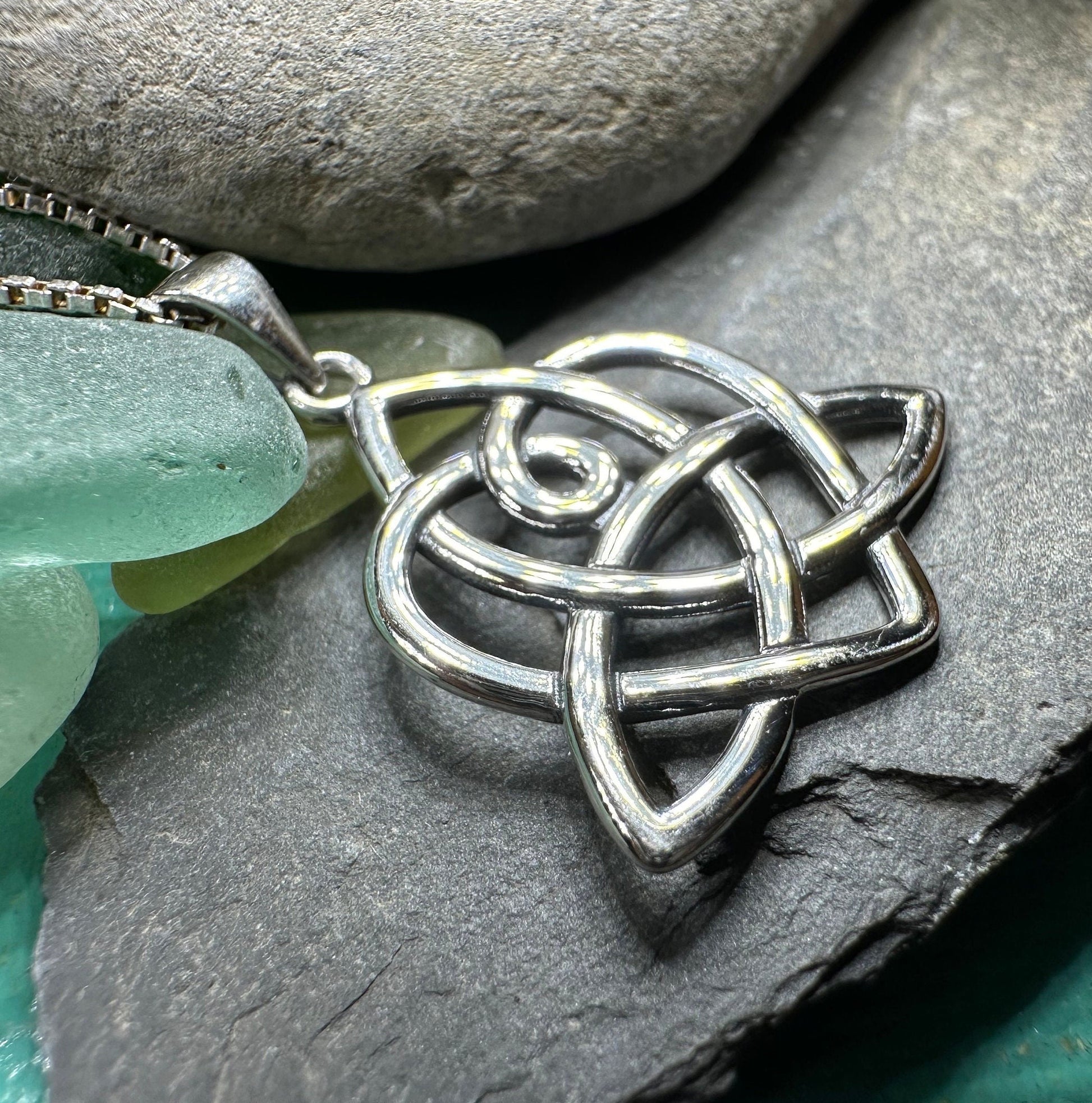 Love Knot Necklace, Celtic Heart Pendant, Irish Jewelry, Anniversary Gift, Girlfriend Gift, Wiccan Jewelry, Heart Jewelry, Wife Gift